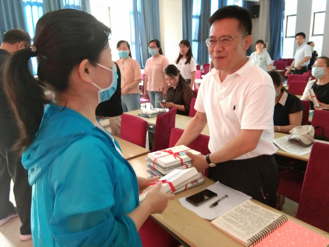 濮阳市第九中学举办"同读一本书"活动启动仪式