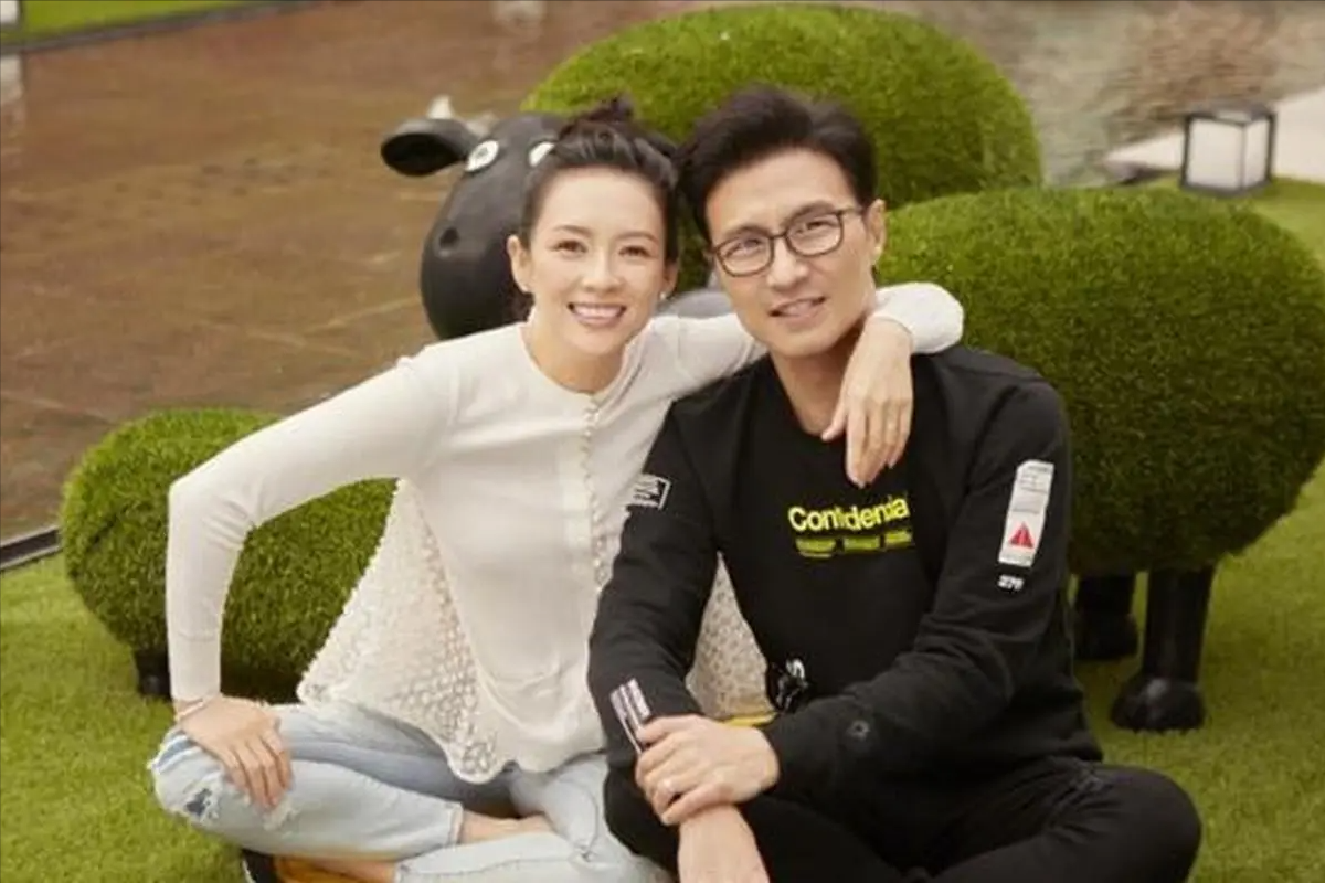 汪峰前妻康作如,和女儿相依为命,离婚后不是夫妻也是亲人