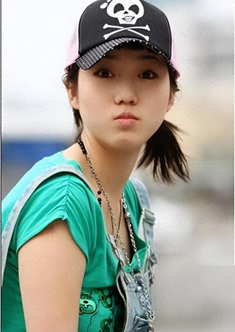 做出决定后,张筱雨找到摄影师范学辉拍照.