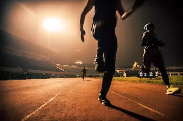 你喜欢"夜跑"吗?坚持下去,或能为人体带来以下5种益处