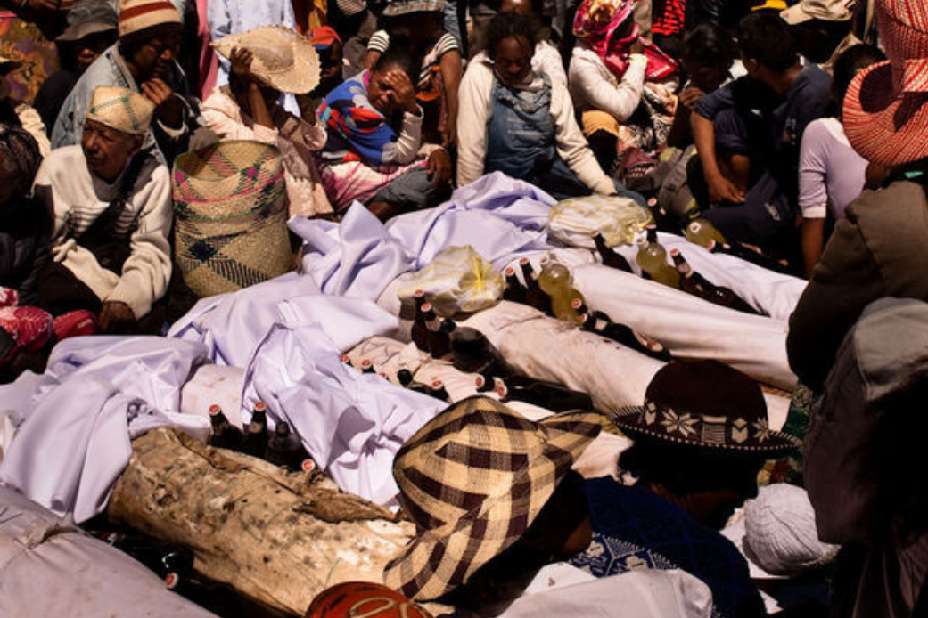 非洲有个黄种人国家,他们有一个叫"翻尸节"的风俗