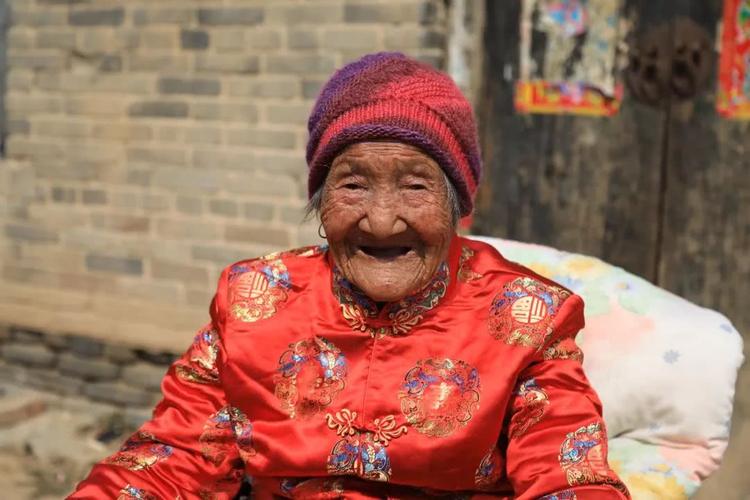 体重与寿命有关?研究发现:60岁以后,"微胖"的人或更长寿