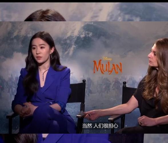 刘亦菲空中瑜伽劈一字马,自嘲已经尽力,网友:素颜确实抗打