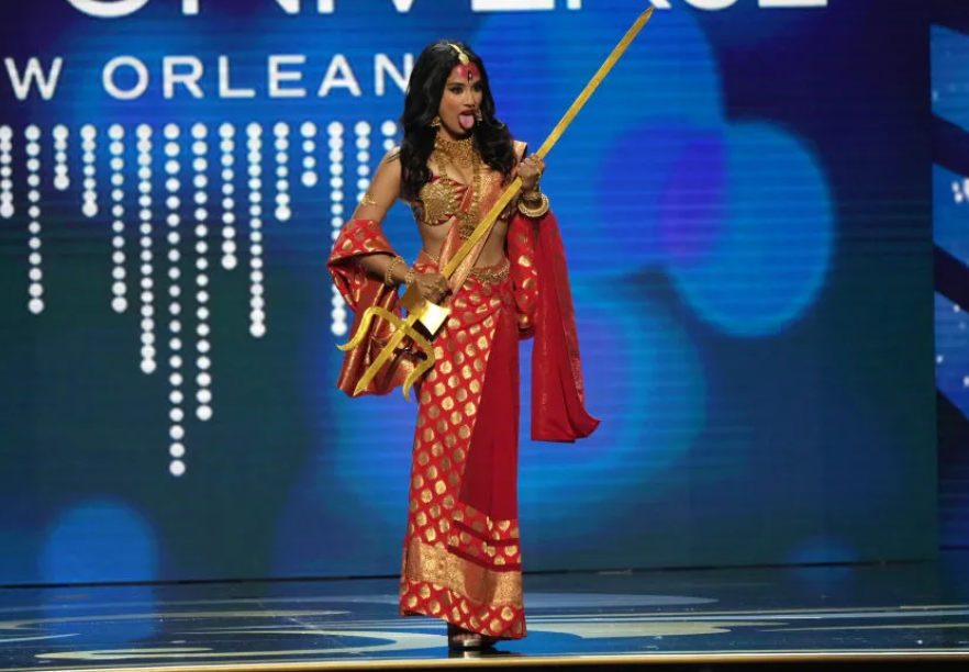 环姐视觉盛宴!中国小姐惊艳亮相,特色服装配佳丽让人看不够!