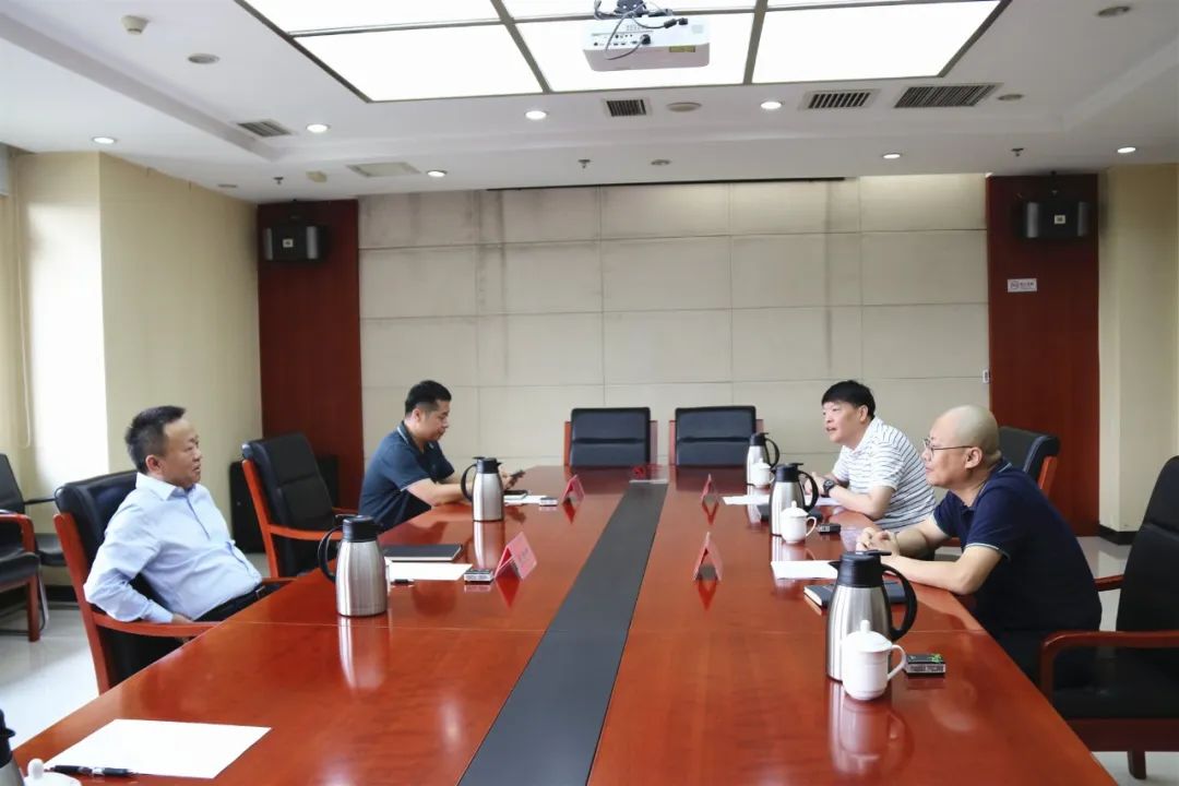 区委常委,区政府党组副书记,常务副区长张艳林到高丽营镇调研