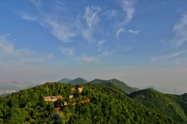湖北黄石又现"奇山",被誉为"三楚第一山",门票仅需10元