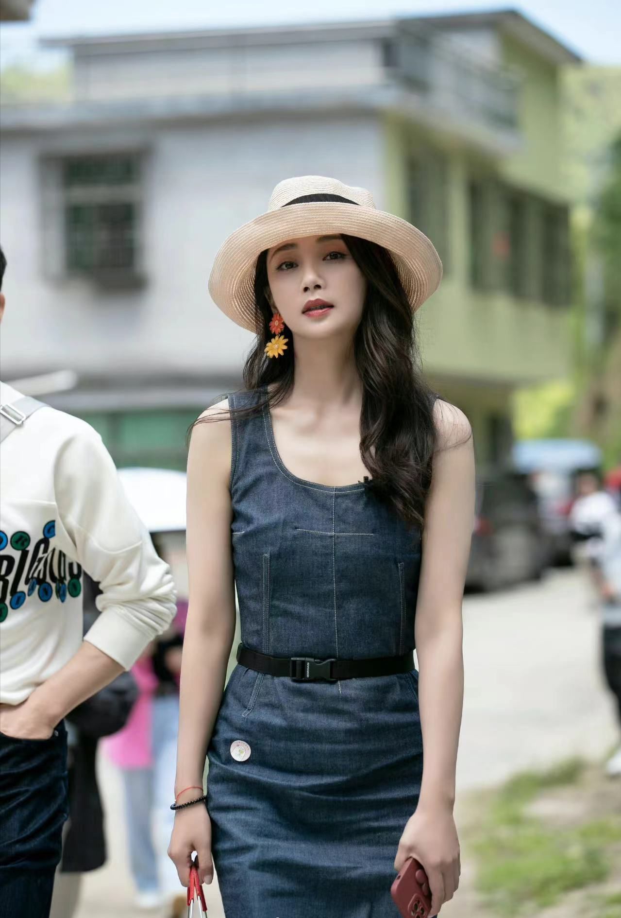 《中餐厅6》殷桃综艺首秀,靠健身保持身材的人,精气神不一样