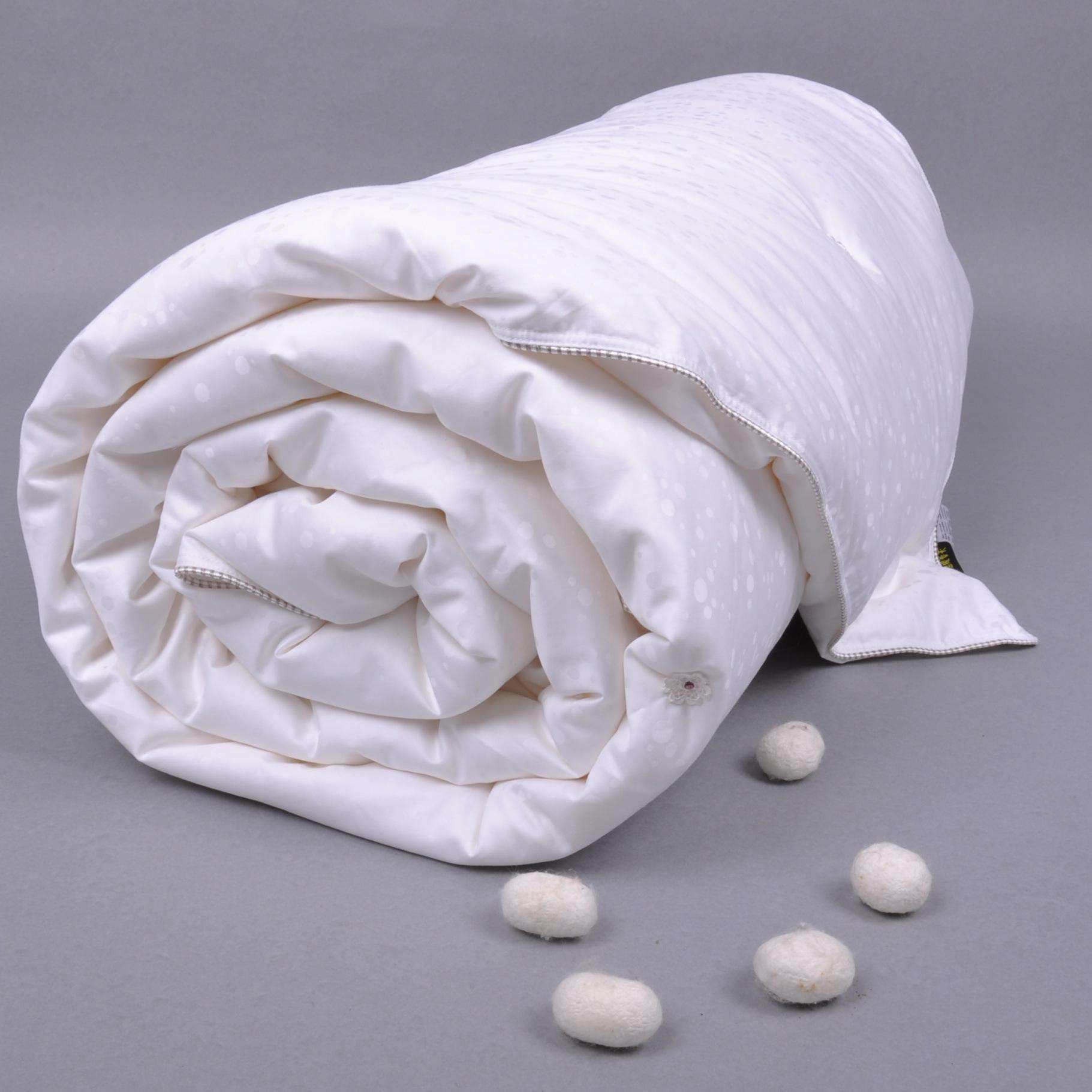 被子放久了有异味?教你简单一招,干净又杀菌,比晒还管用