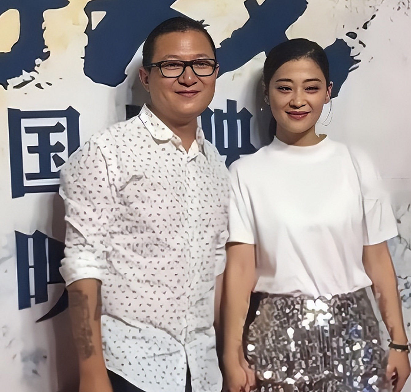 当年,梅婷突然害羞的对秦昊说:"完蛋了,我爱上咱剧组的摄影师曾剑了