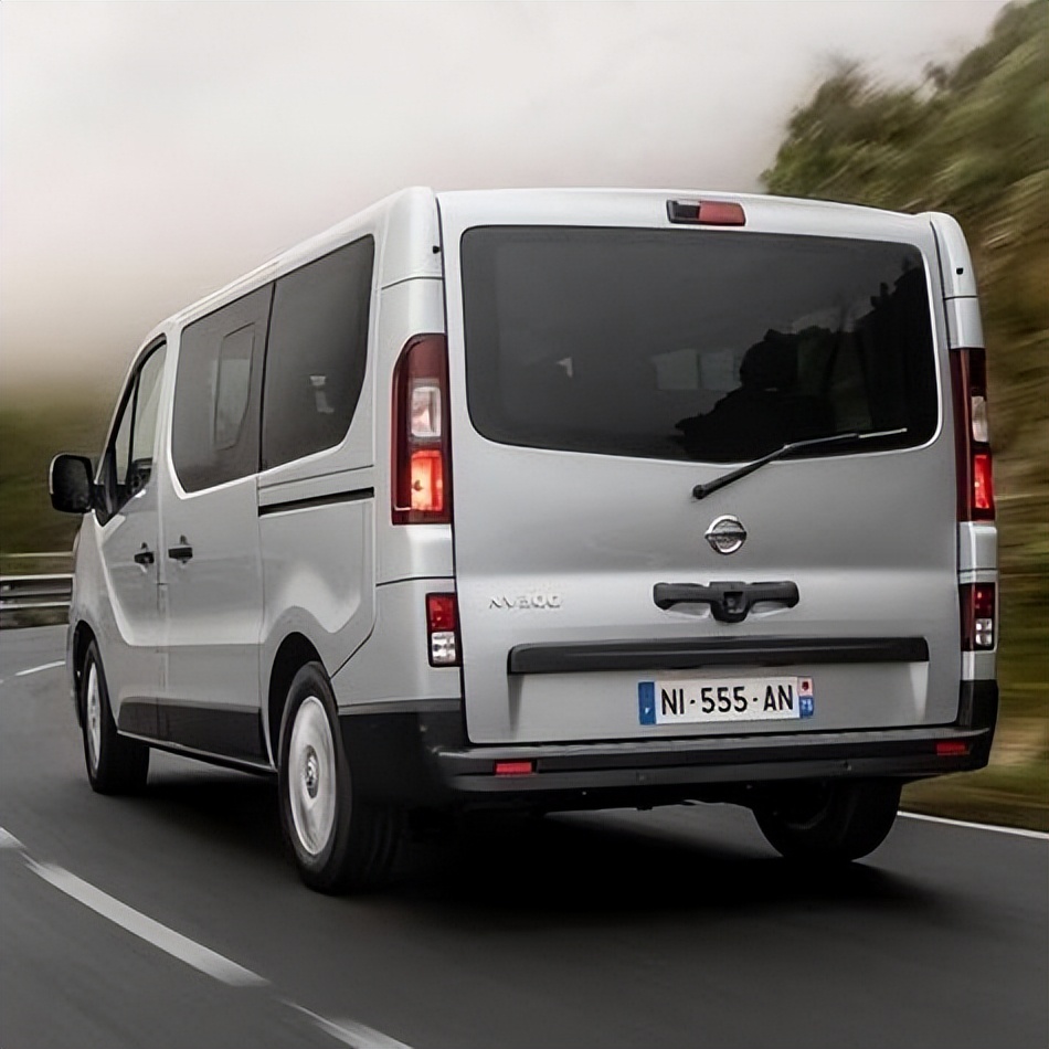 2023款日产nv300亮相,配9座布局 2.0t柴油机 6at