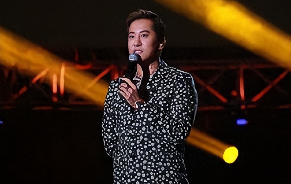 毛宁曾8次登上春晚火遍全国却作死被捕入狱今54岁终显恶果