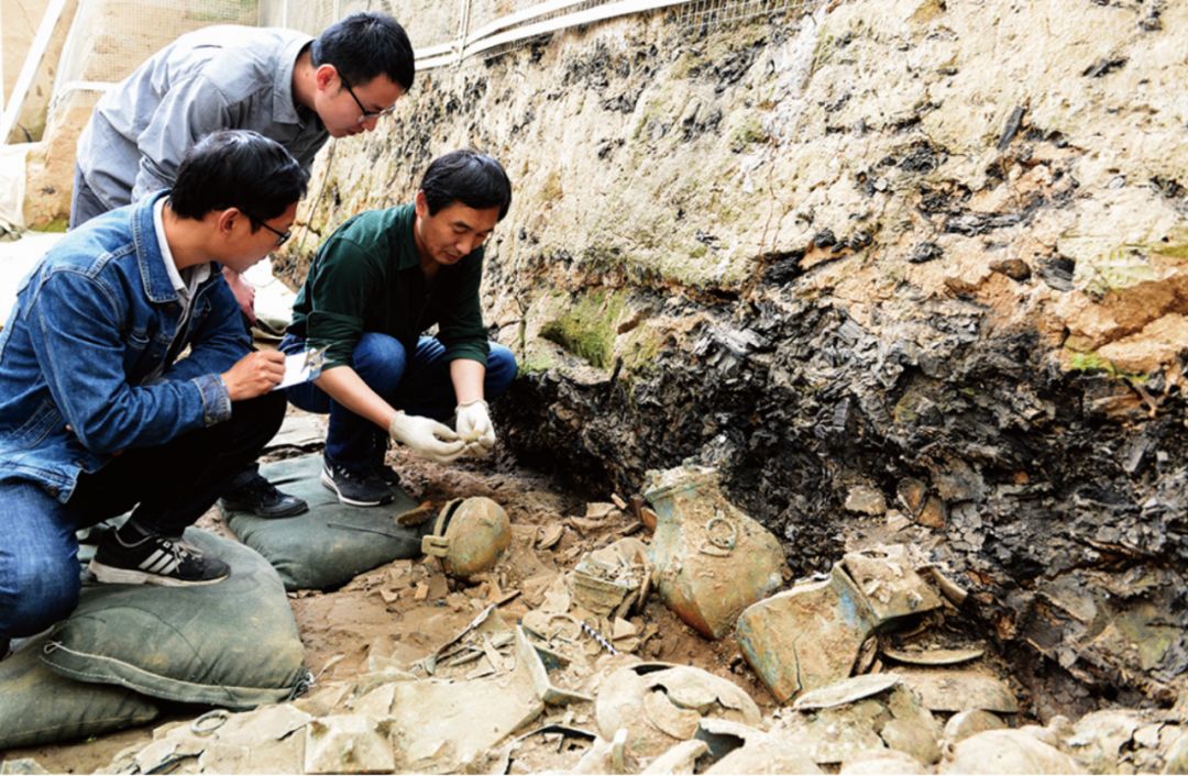 河南挖出吕布墓,出土低配版方天画戟,专家:我们被骗了数千年