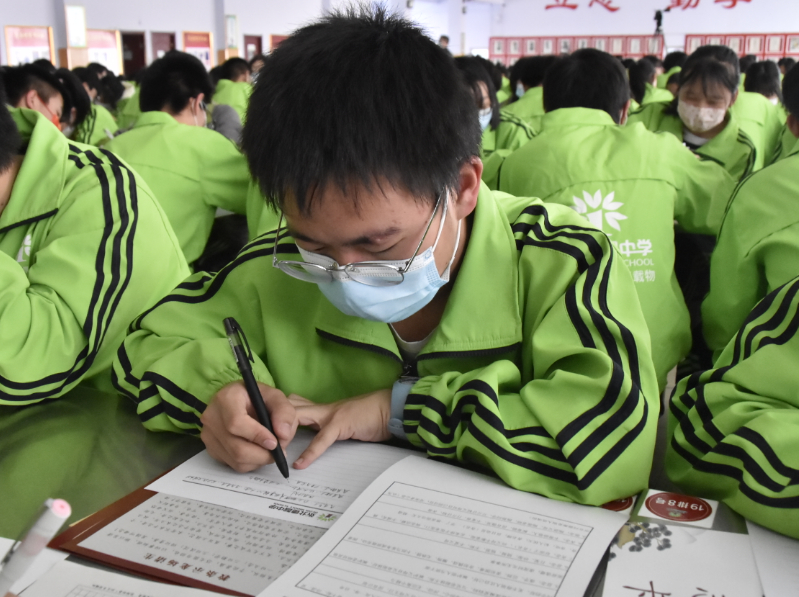 张北德智中学(高中学校)高一年级"立鸿鹄志 做奋斗者 "学习会圆满落幕