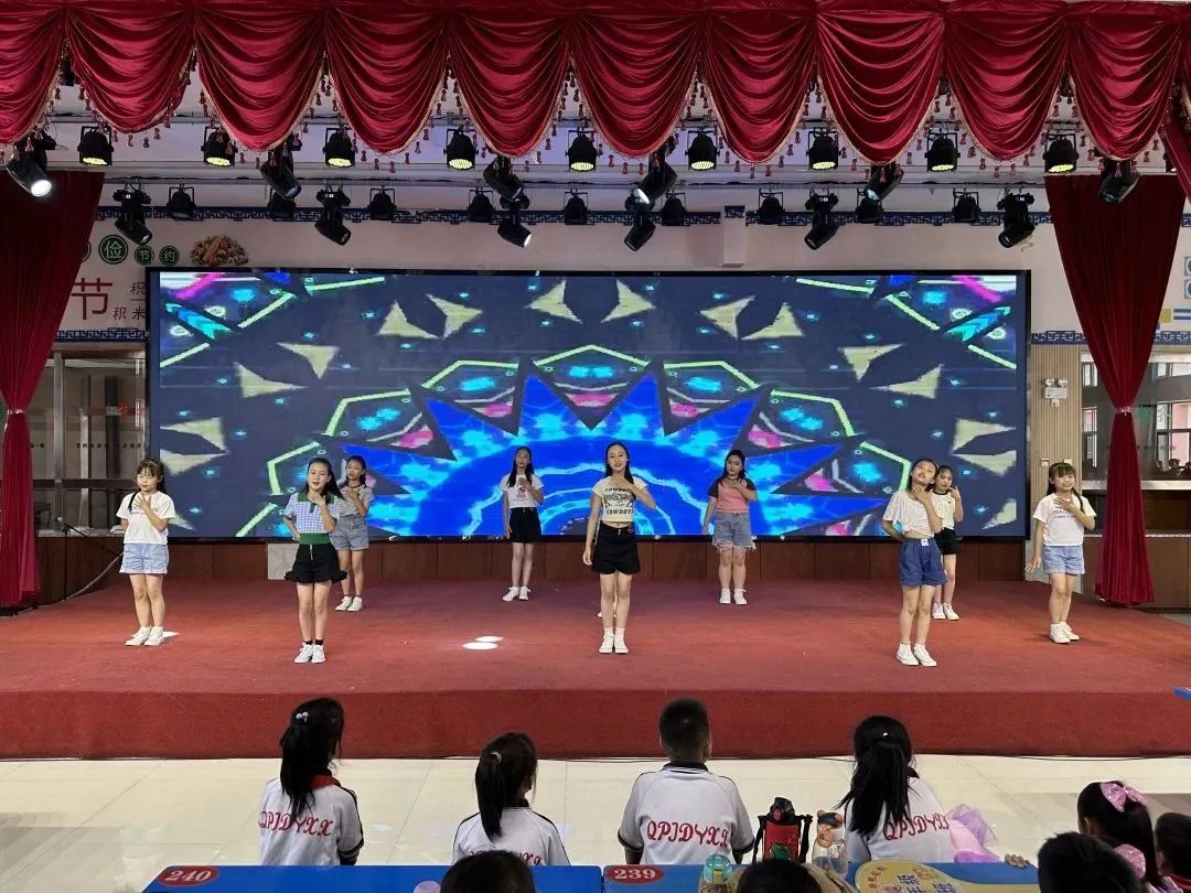 鄂尔多斯市棋盘井第一小学举行第十九届校园文化艺术节