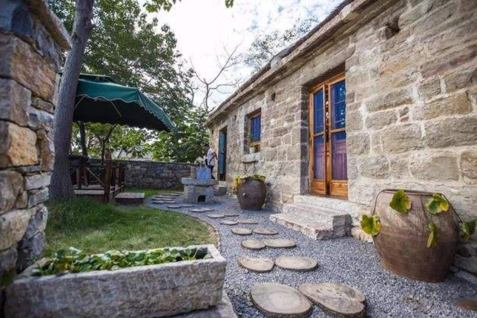 隐藏在大山深处的卧云铺村,不折不扣的石头城,才是最吸引人的