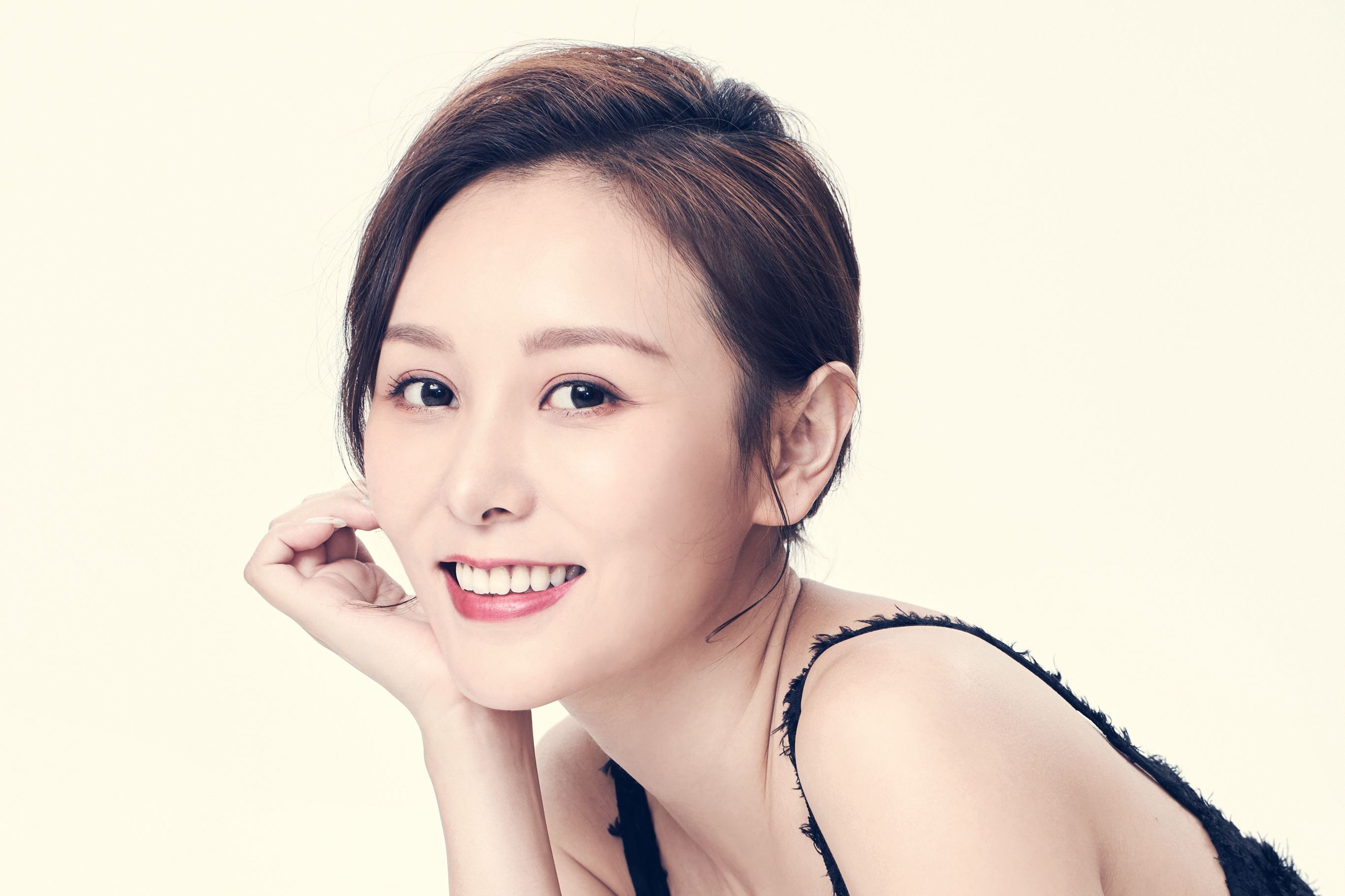 何佩瑜:从模特到演员,一路上苦甜相伴,如今很想结婚成家