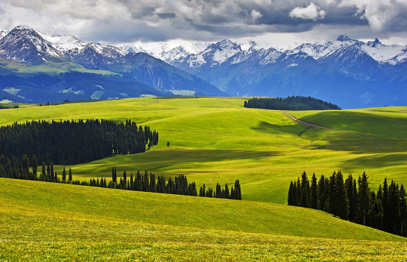 新疆巩留县旅游景点