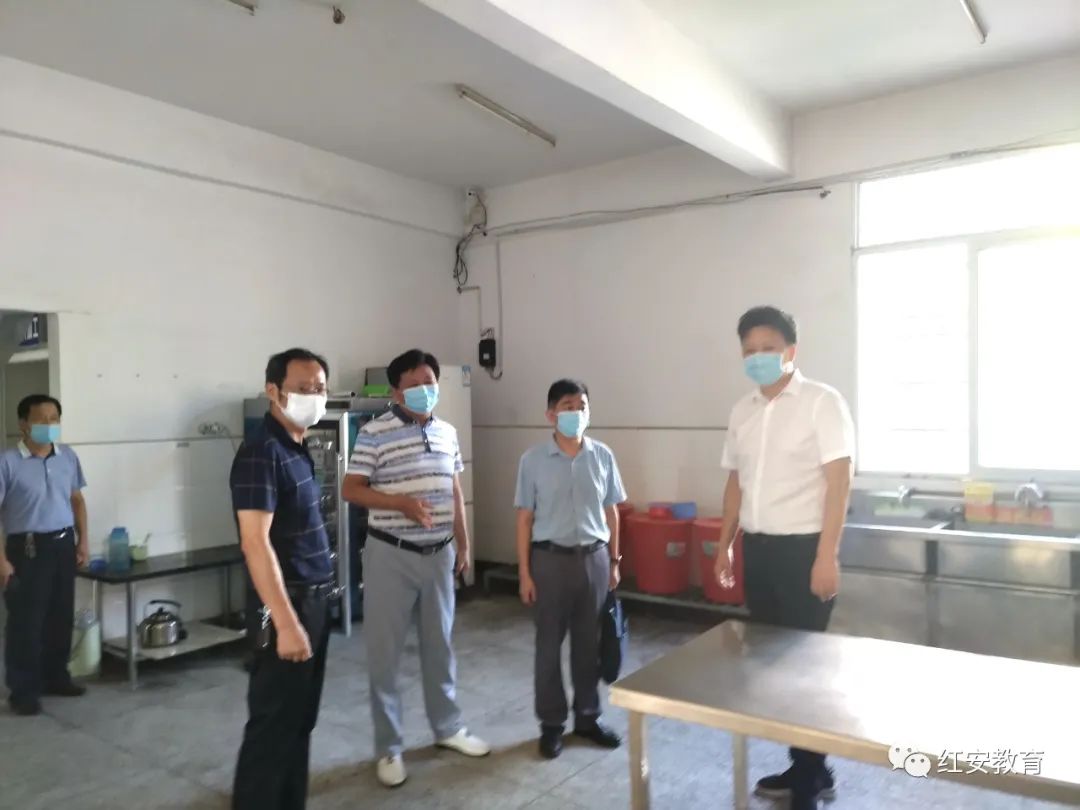 给力!红安县委常委,宣传部长王映辉督查开学疫情防控及安全工作
