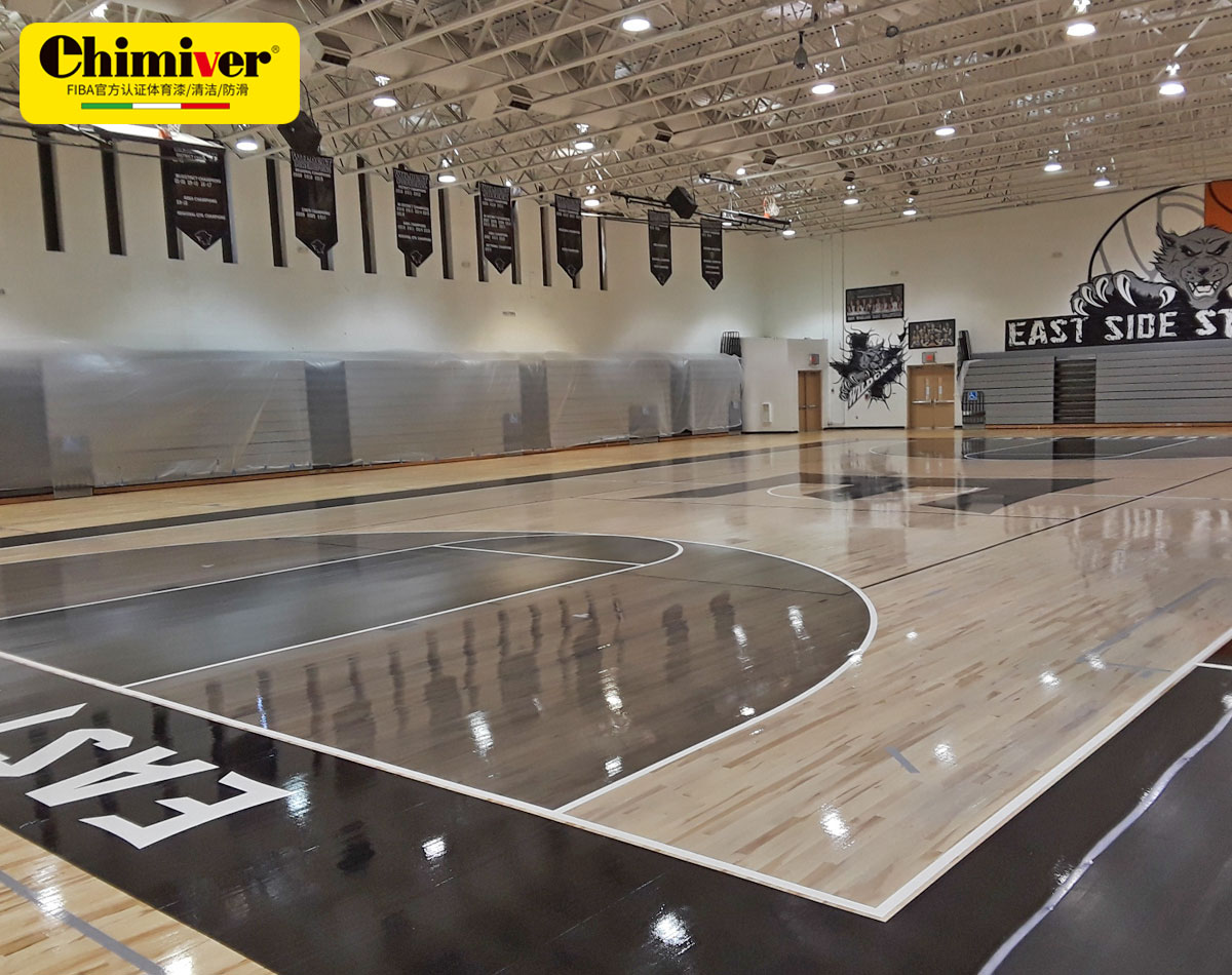 这篇文章把美式复古风篮球馆讲透了篮球馆地板彩漆配色