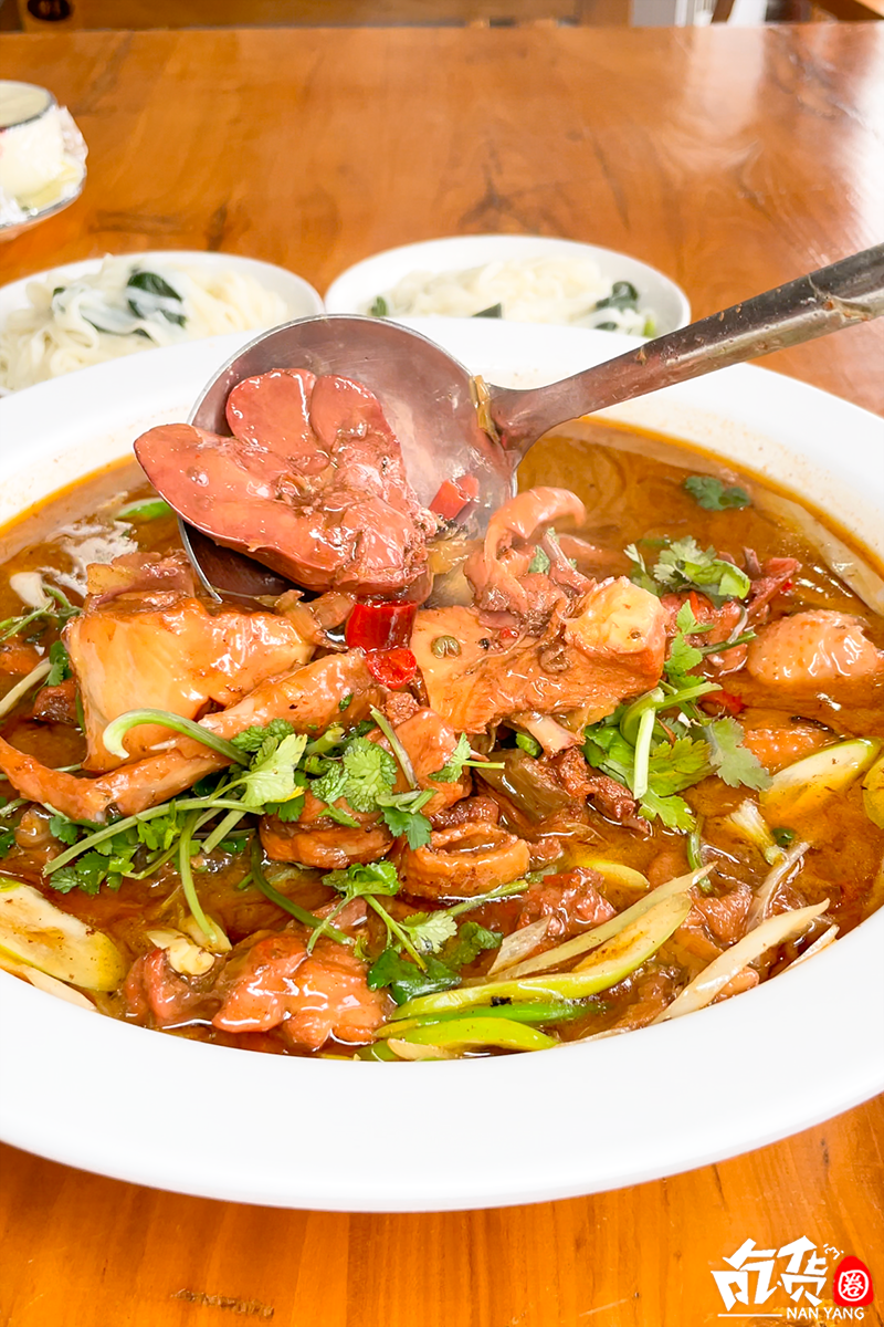 南召美食之白土岗辣子鸡,熟悉的味道!