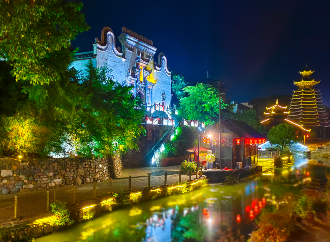 在下司古镇,遇见不同凡响的"国庆色"