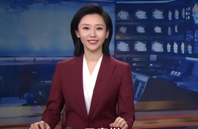 首位90后女主播登《新闻联播》,看完她的履历后,太佩服了!