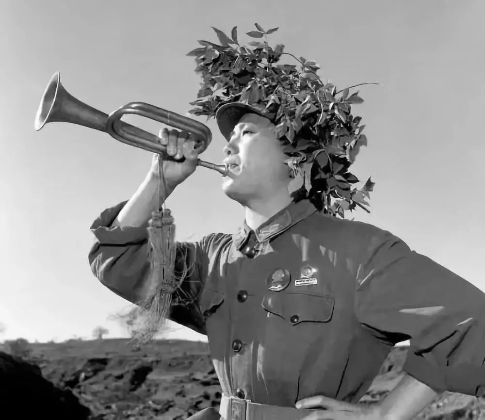 全连仅剩7人,志愿军司号员摸出军号吹响,活活吓退了英军一个营