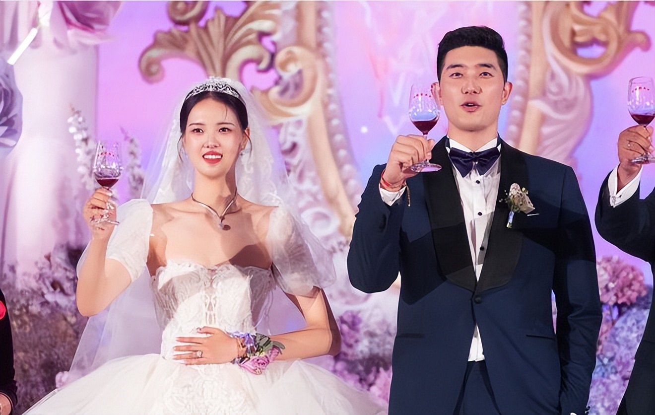 排面!5大奥运冠军出席张常宁婚礼,惠队气质佳,刘晏含穿着抢镜