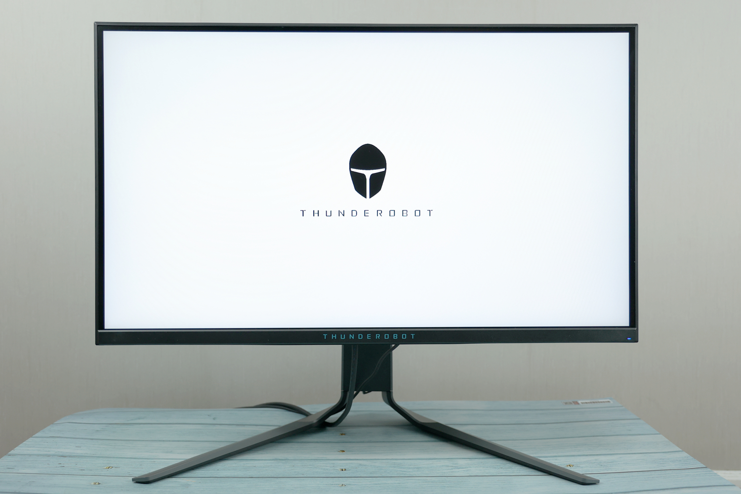 战斗力爆表的网红显示器——雷神银翼lq27f165l电竞显示器评测