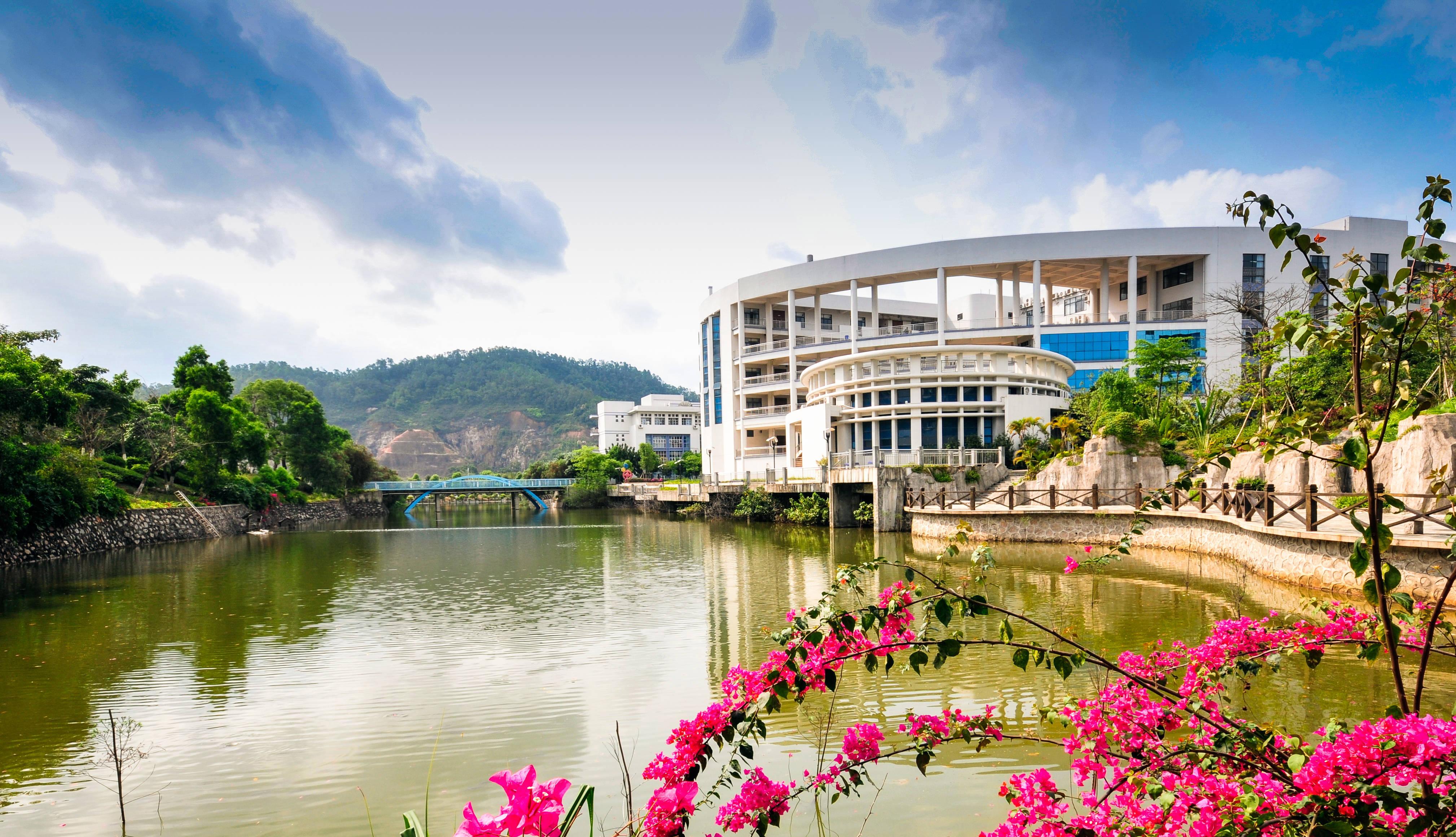 成人高考报考中山职业技术学院2024年之招生简章