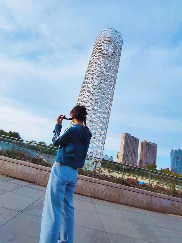 旅游拍照怎么凹造型?6种常用姿势