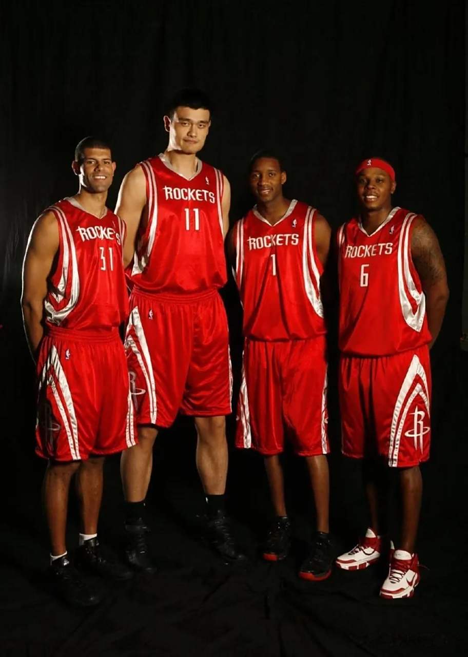 当年在火箭,有个队友说姚明特别喜欢番茄,因为每次只要他罚球缠进