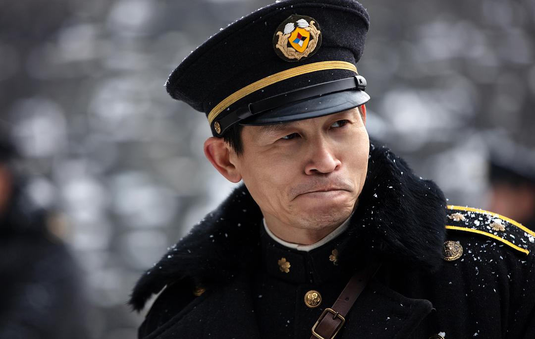 张艺谋变"诺兰风"?《悬崖之上》或成《风声》后最好看谍战电影