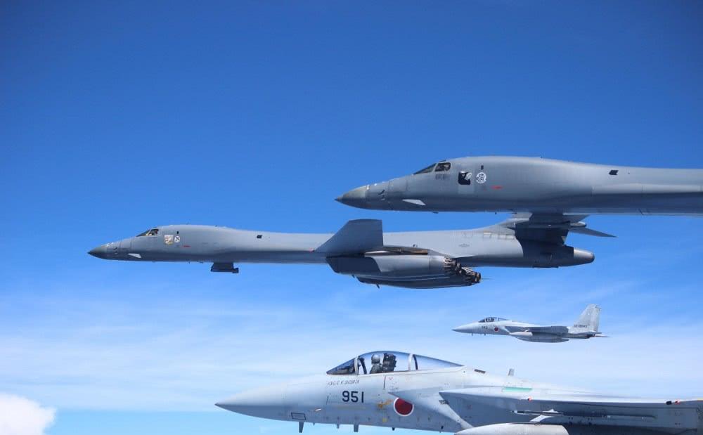 b1b轰炸机在日本海域开火,击沉2个不明目标,俄:向大国发出警告