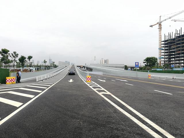 长沙东二环鸭子铺立交通车试运行 进出马栏山片区更加方便快捷
