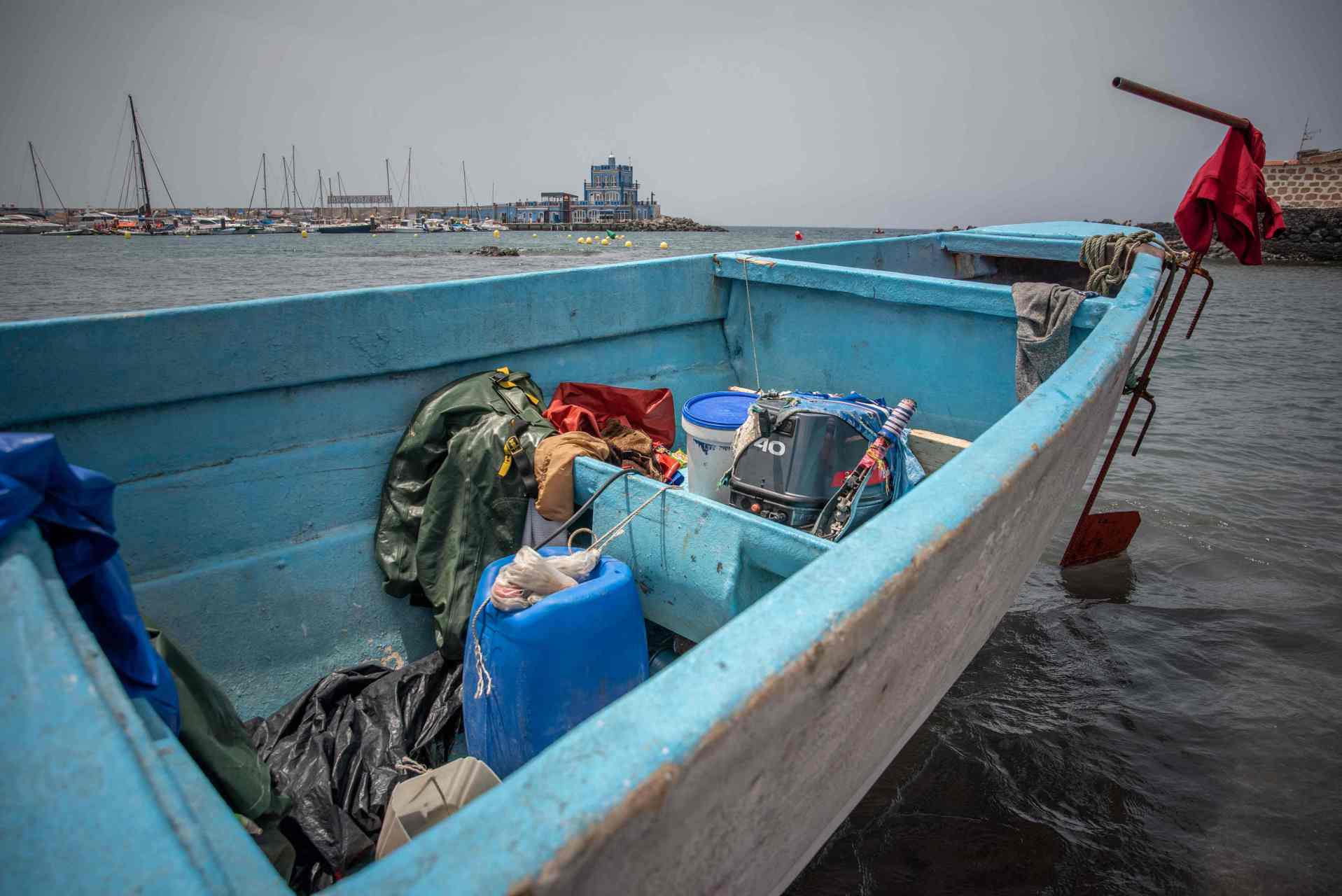 救援人员仍在搜寻另外3艘合计载有300多人的失联偷渡船.