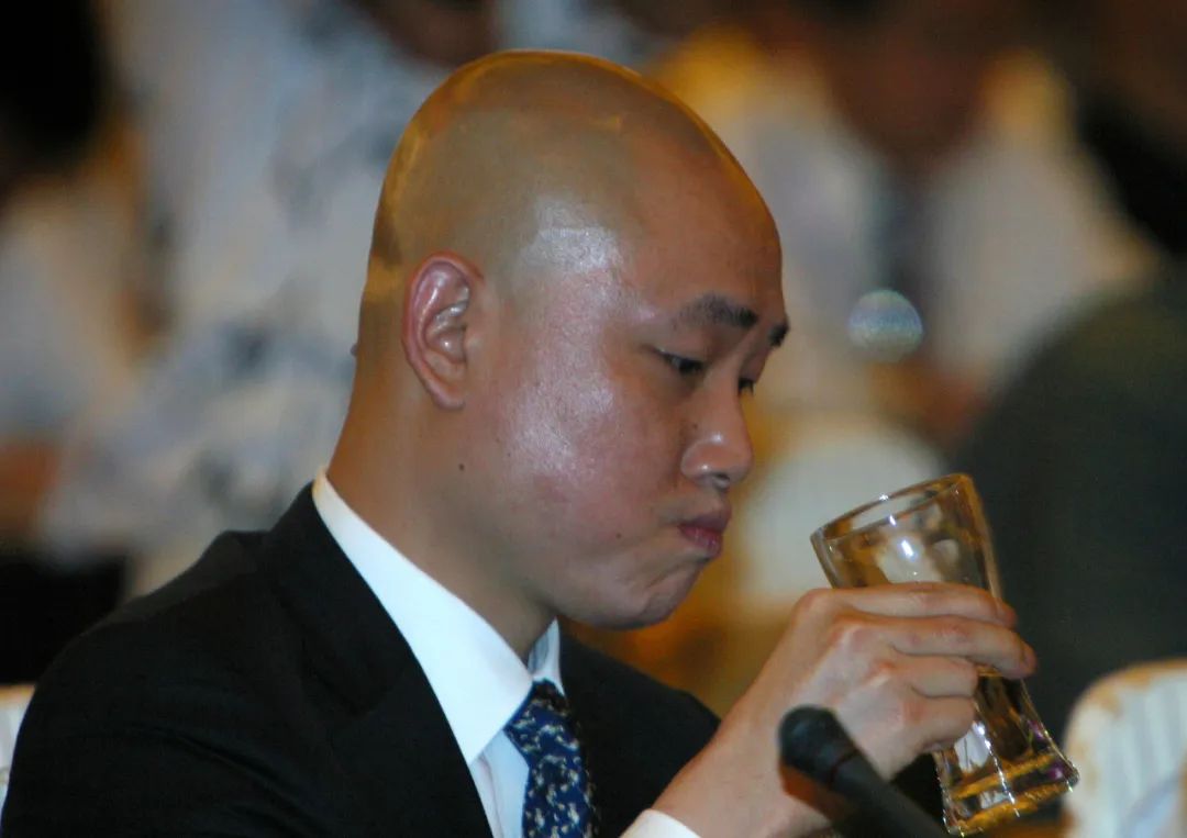 "狠人"黄光裕,拼命一年没了730亿