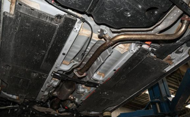 为啥丰田这么畅销?拆开一辆6万公里的卡罗拉,看到底盘就明白了