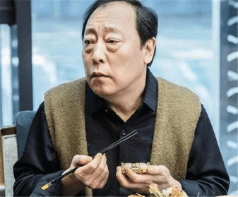 看完苏大强年轻时候的照片,原来年轻的时候就长这样,真不可思议