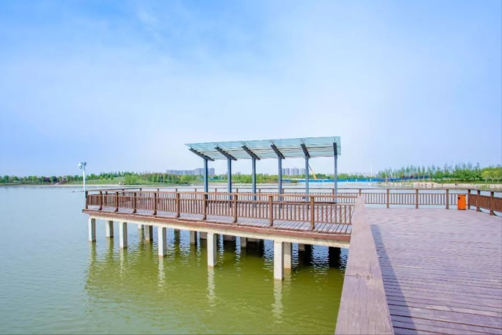 郑州西区最美人工湖,蓄水量51万立方米,平均湖深3.5米