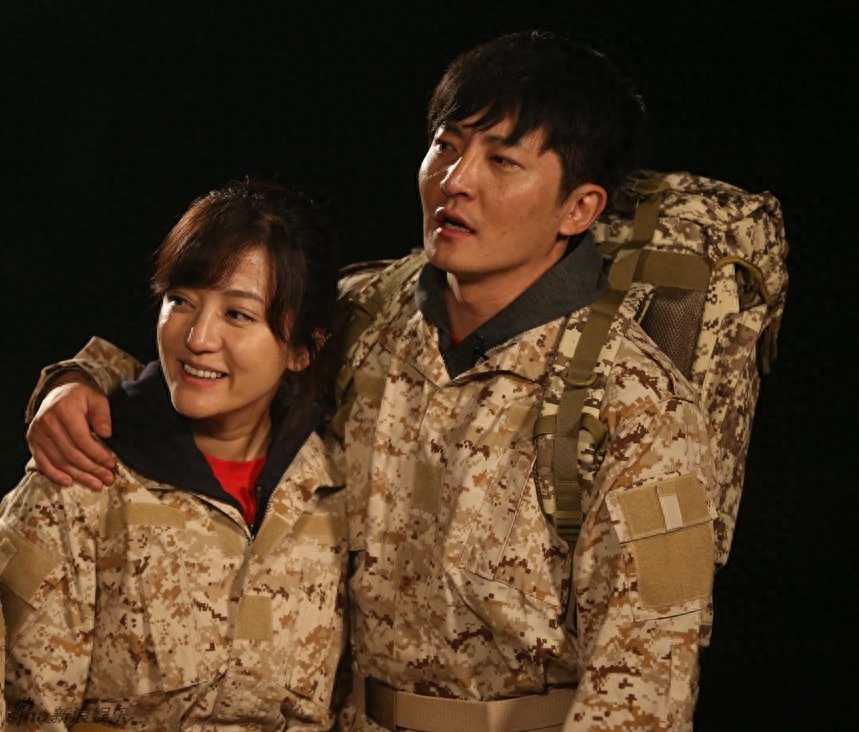 回顾郭京飞陆毅连襟与鲍蕾妹一月闪婚16年相伴生一子幸福美满