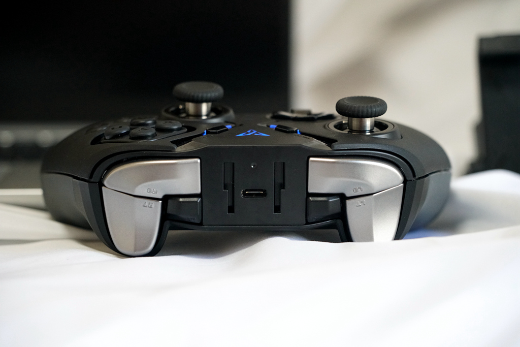 飞智八爪鱼2评测:电脑手机平板全兼容,轮盘键大杀四方!