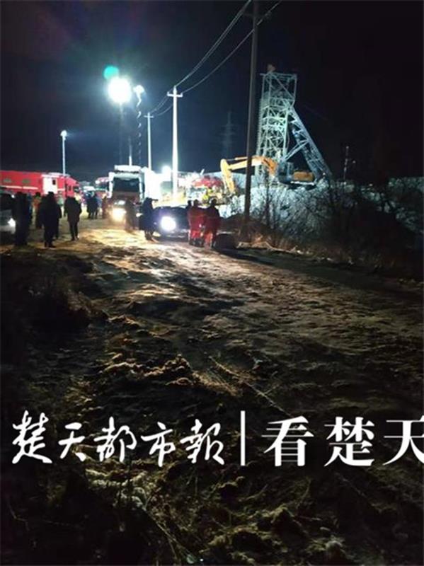 山东烟台金矿爆炸事故:矿工多是年轻人