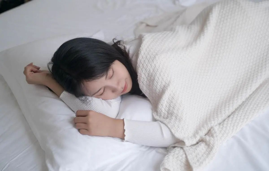 晚上睡觉,要不要关卧室门?早知道早好,这可不是迷信,提醒家人