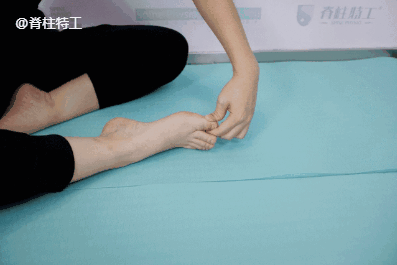 大脚「拇外翻」,让你脚趾头痛还变形!