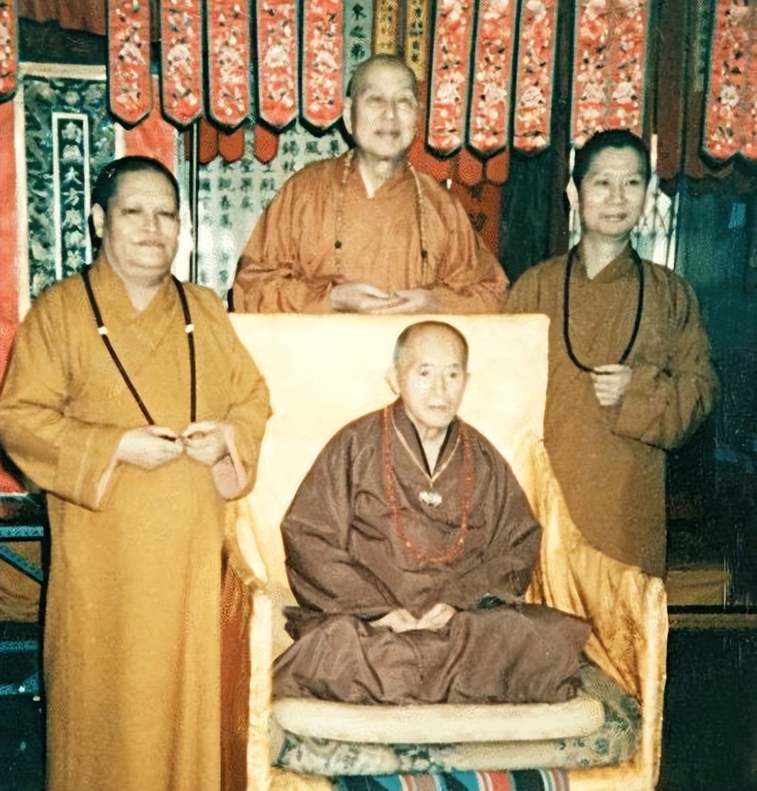 传奇武僧海灯法师:4岁丧母12岁丧父,77岁表演二指禅,87岁圆寂