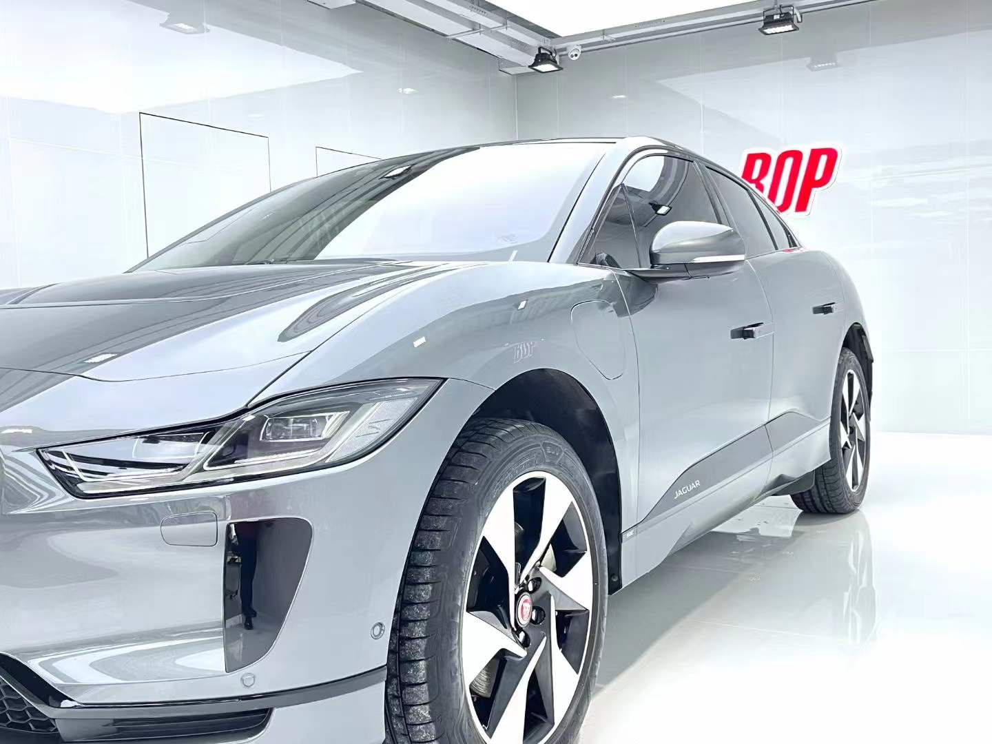 大几十万买一辆电动车,捷豹i-pace你会选择吗?