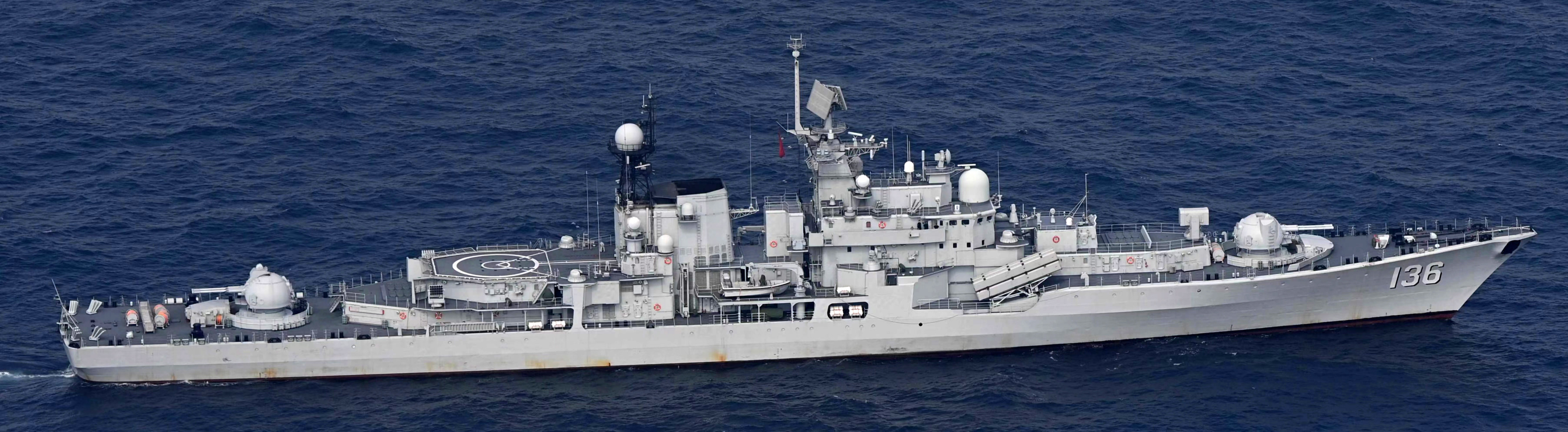 我国海军杭州舰,终于看到现代级导弹驱逐舰升级后的大图了.