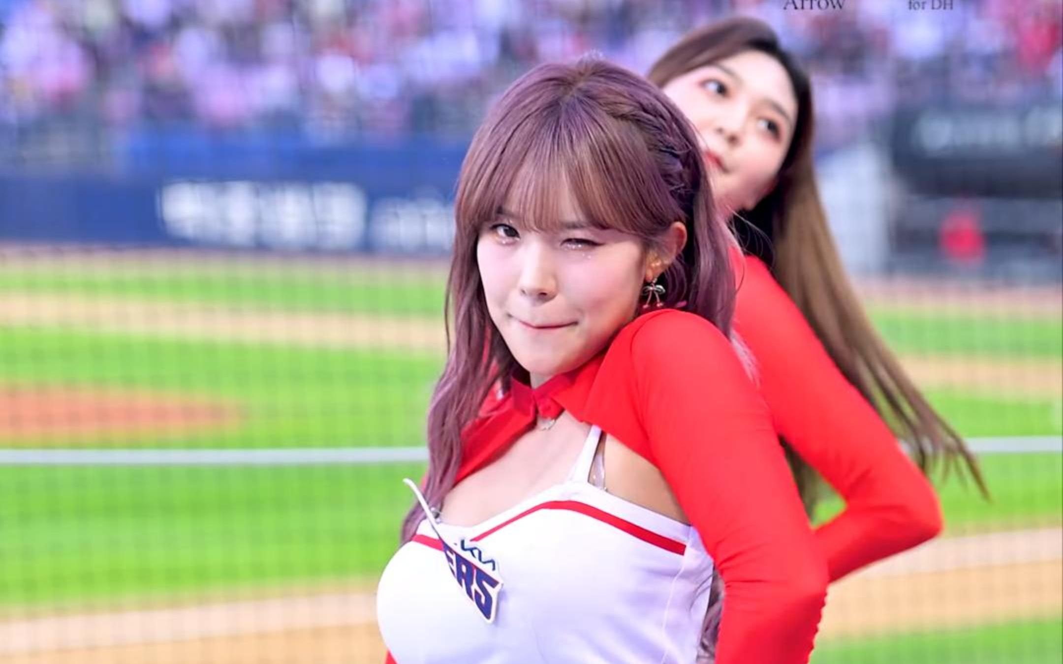 韩国最美啦啦队长之争:李多惠vs安智玄谁才是你心中的no.