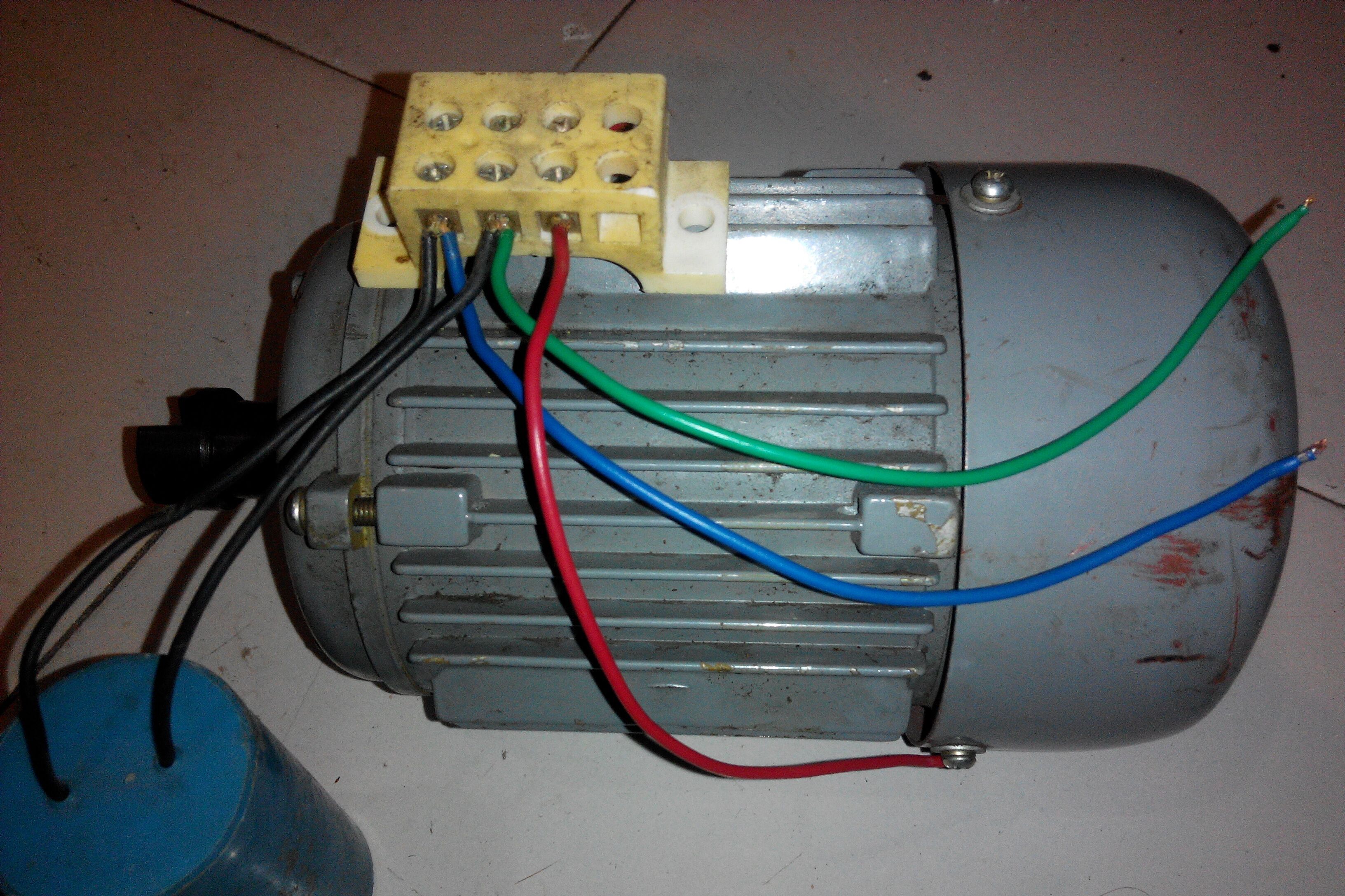 220电机反转的调整方法包括切断电源,检查接线,调整接线,检查电源极性